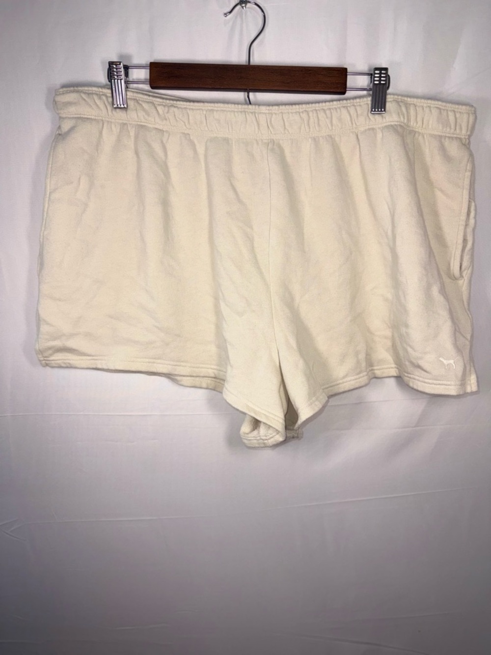 PINK Victoria's Secret Women Logo Cream Cozy Lounge Fleece Shorts Size XXL
